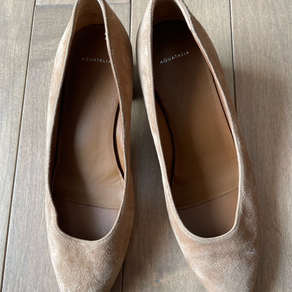 Aquatalia Women's Tan Suede Flats